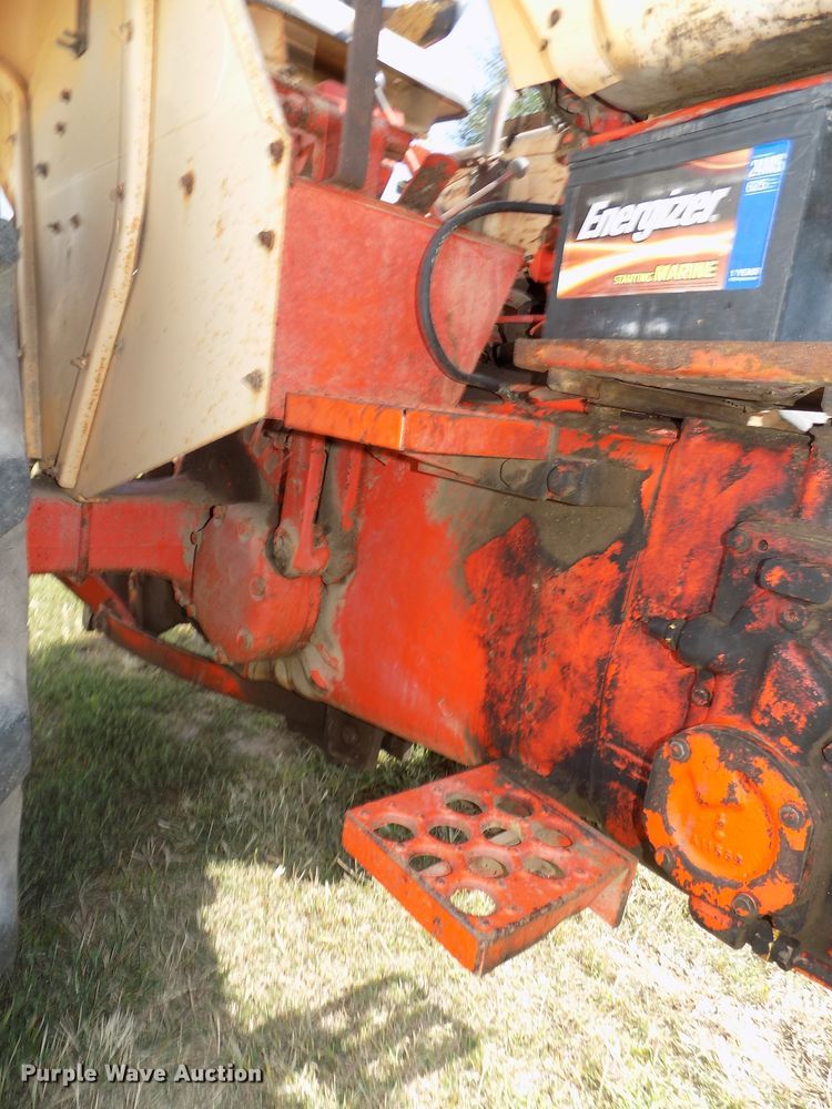 image for item DG2450 1967 Case 831C Comfort King tractor