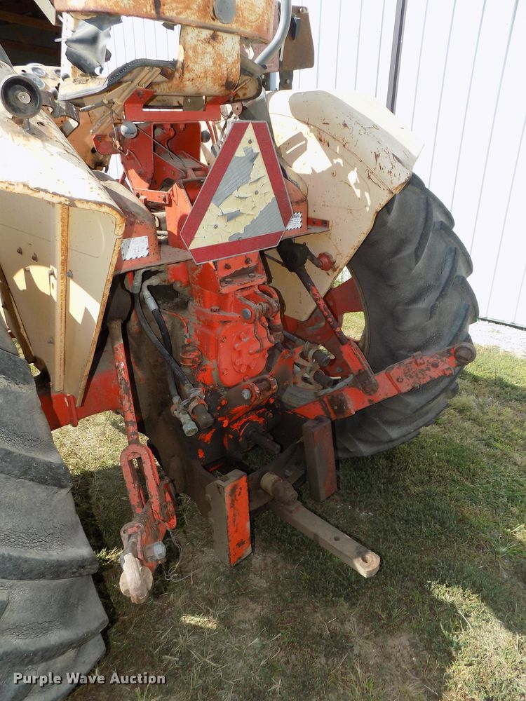 image for item DG2450 1967 Case 831C Comfort King tractor