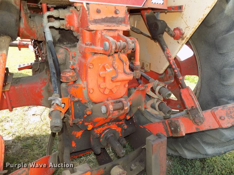 image for item DG2450 1967 Case 831C Comfort King tractor