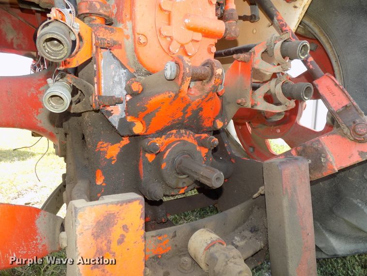 image for item DG2450 1967 Case 831C Comfort King tractor