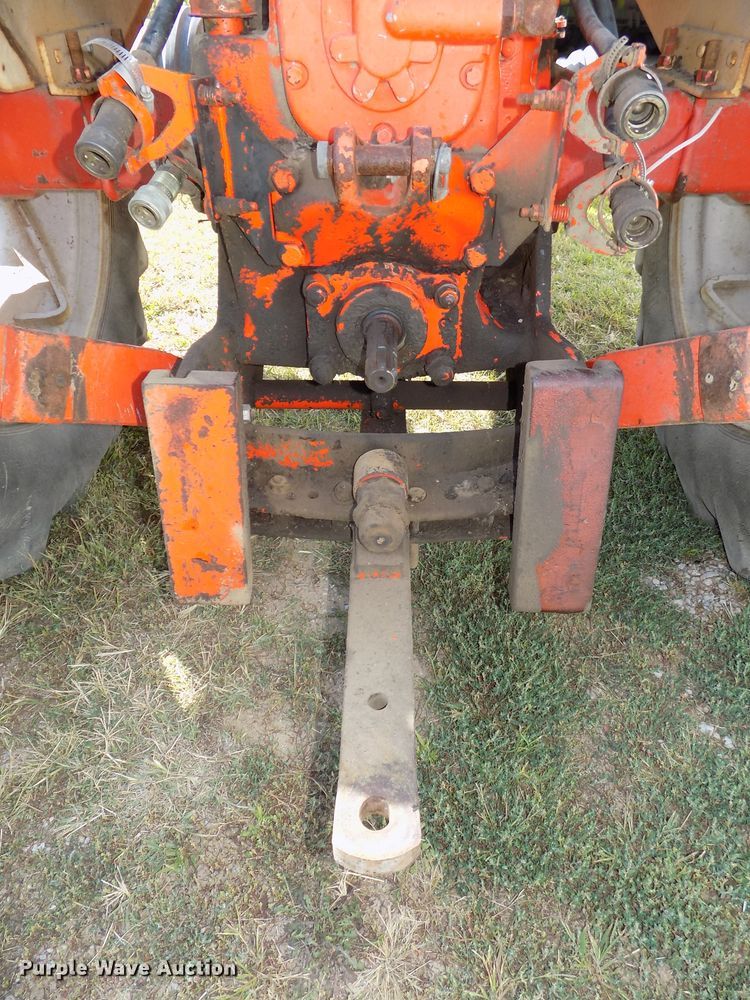 image for item DG2450 1967 Case 831C Comfort King tractor