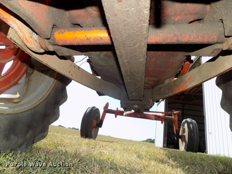 image for item DG2450 1967 Case 831C Comfort King tractor