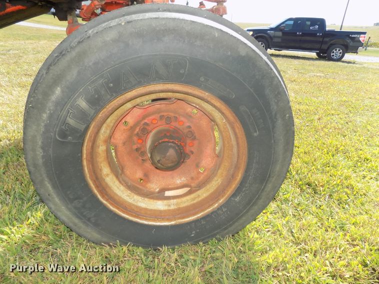 image for item DG2450 1967 Case 831C Comfort King tractor