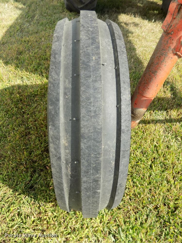 image for item DG2450 1967 Case 831C Comfort King tractor