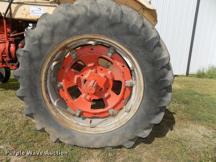 image for item DG2450 1967 Case 831C Comfort King tractor