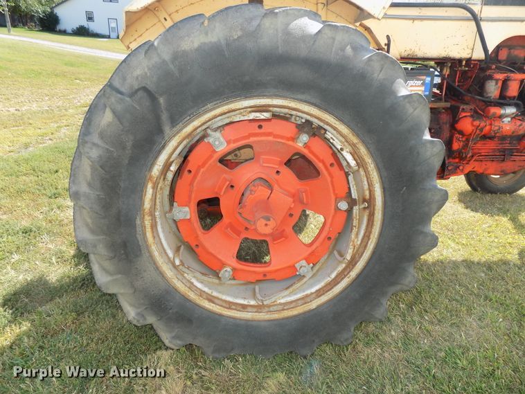 image for item DG2450 1967 Case 831C Comfort King tractor