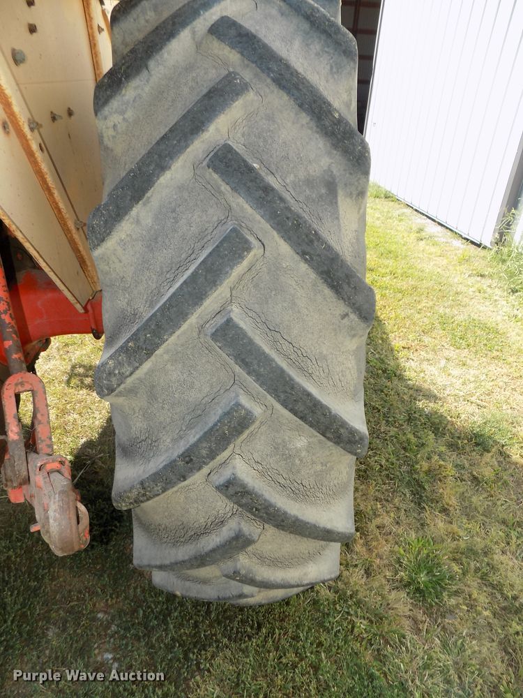image for item DG2450 1967 Case 831C Comfort King tractor