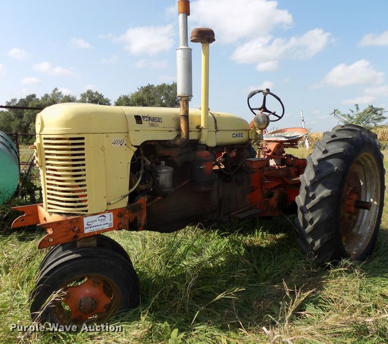 image for item DG2451 Case 400 tractor