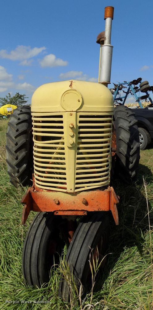 image for item DG2451 Case 400 tractor