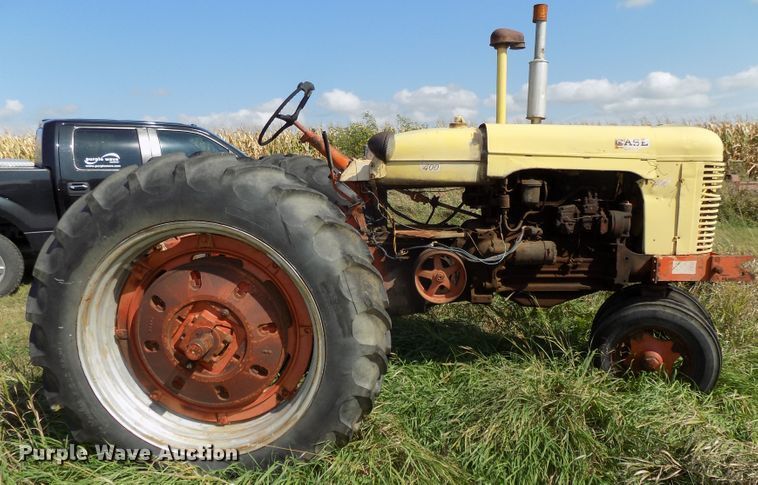 image for item DG2451 Case 400 tractor