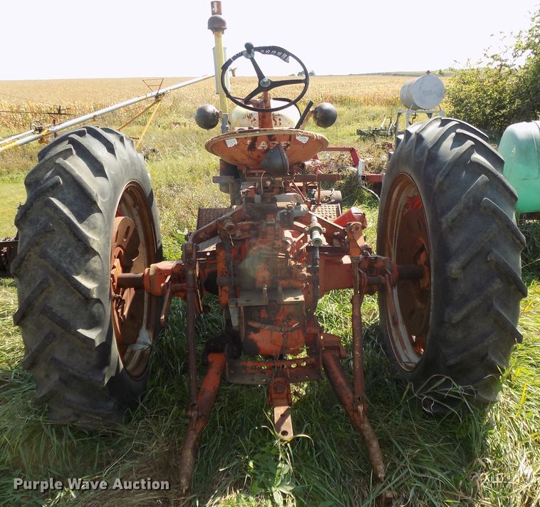 image for item DG2451 Case 400 tractor