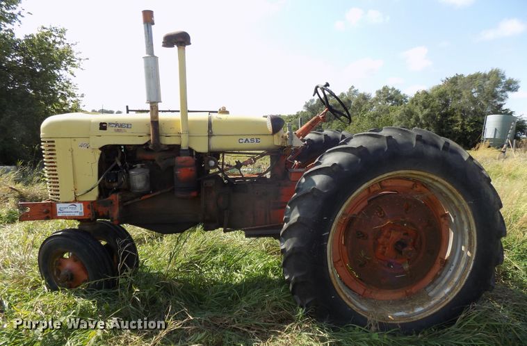 image for item DG2451 Case 400 tractor