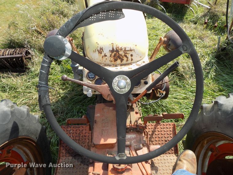 image for item DG2451 Case 400 tractor