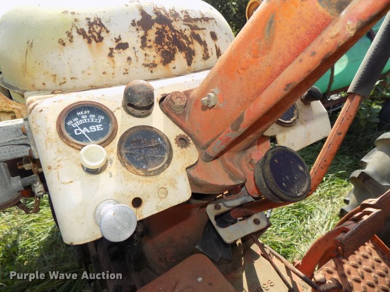 image for item DG2451 Case 400 tractor