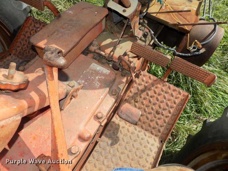 image for item DG2451 Case 400 tractor