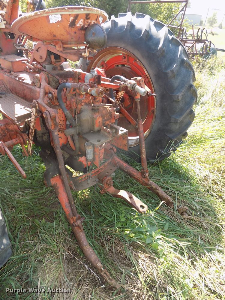 image for item DG2451 Case 400 tractor