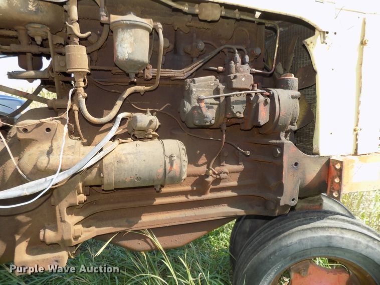 image for item DG2451 Case 400 tractor