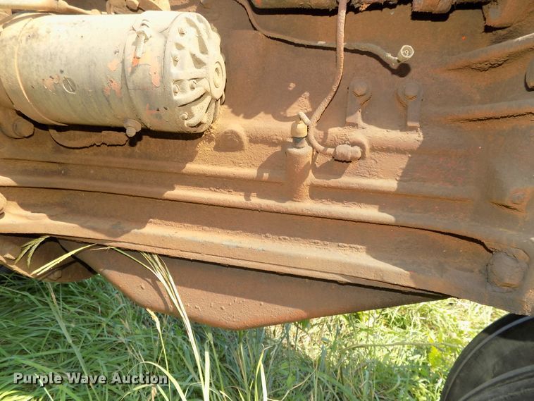 image for item DG2451 Case 400 tractor