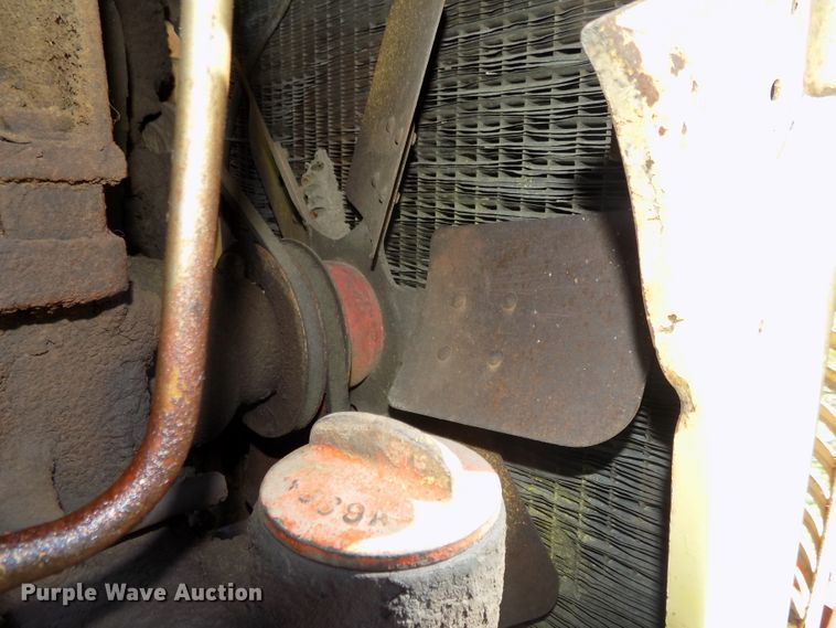 image for item DG2451 Case 400 tractor