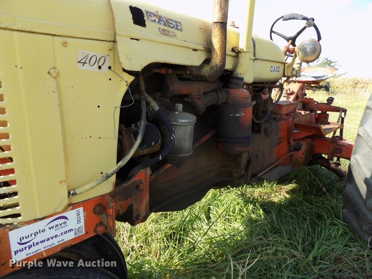 image for item DG2451 Case 400 tractor