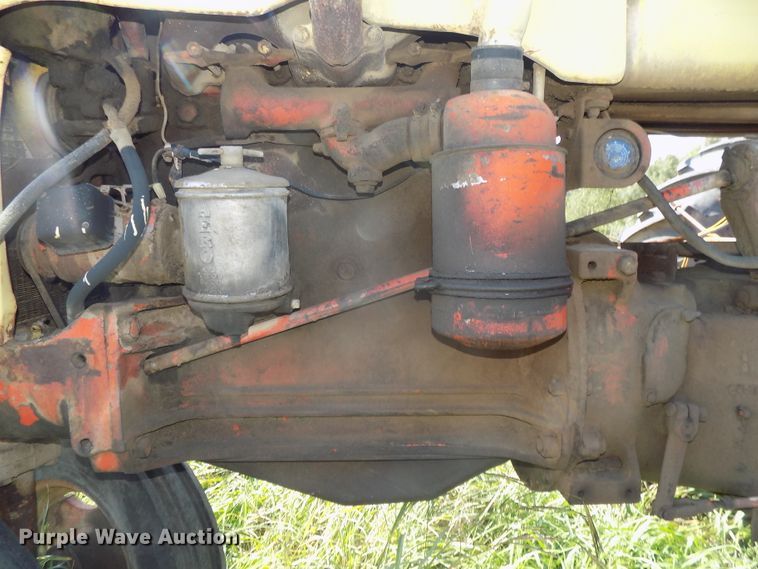 image for item DG2451 Case 400 tractor