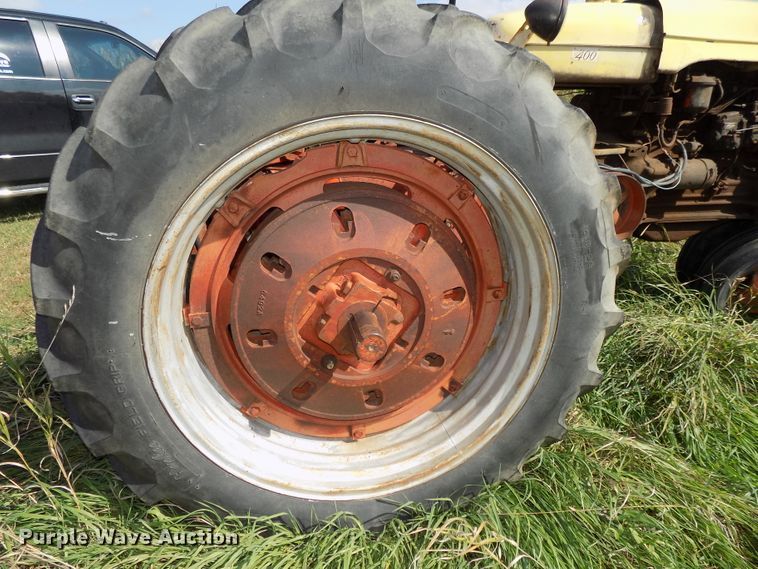 image for item DG2451 Case 400 tractor