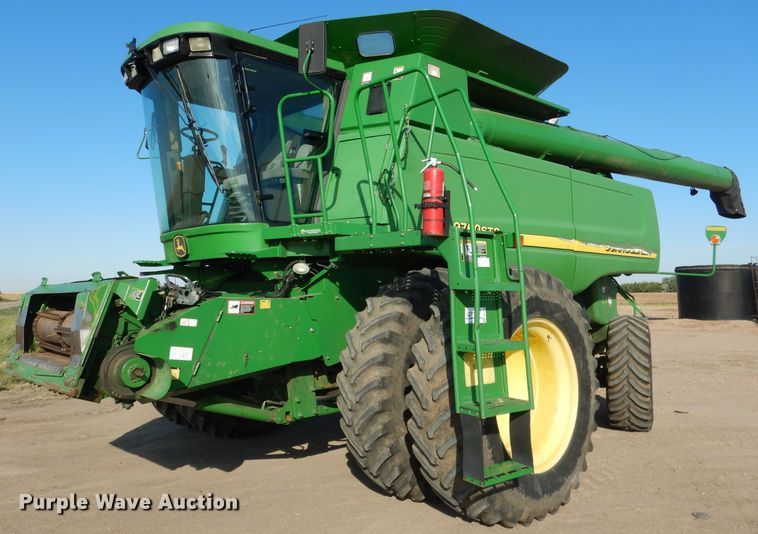 image for item DG5845 2005 John Deere 9760 STS combine