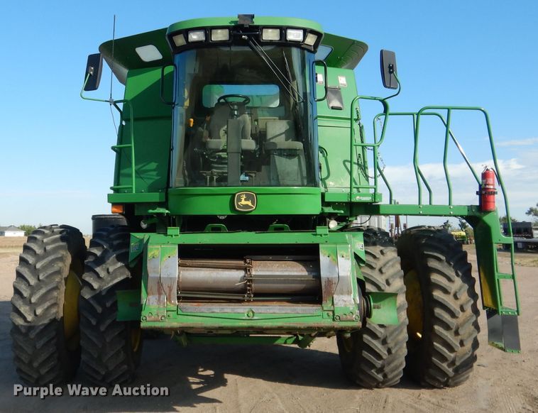 image for item DG5845 2005 John Deere 9760 STS combine