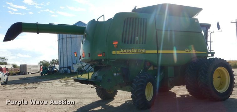image for item DG5845 2005 John Deere 9760 STS combine