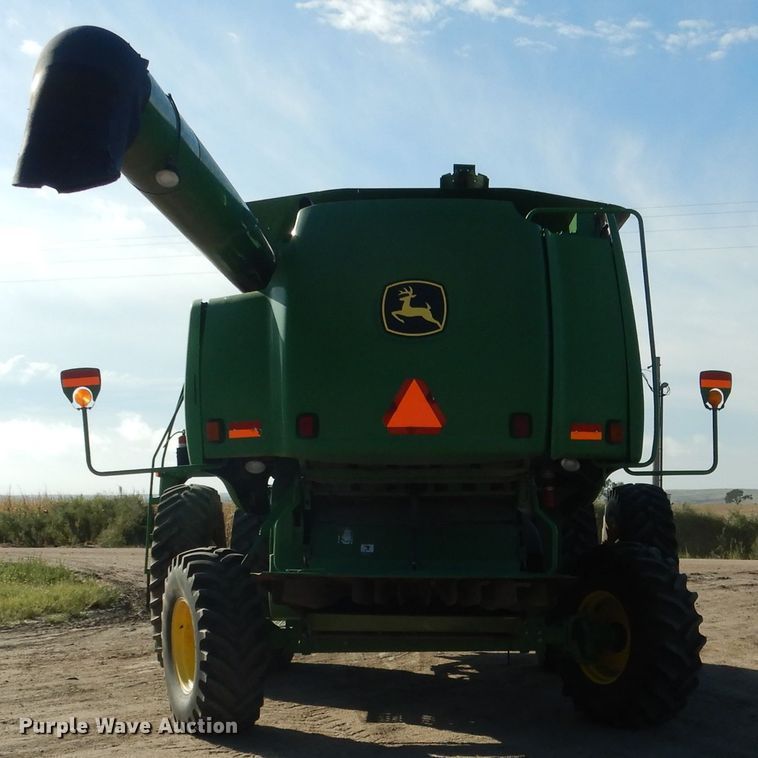 image for item DG5845 2005 John Deere 9760 STS combine