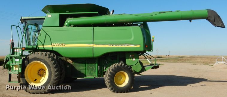 image for item DG5845 2005 John Deere 9760 STS combine