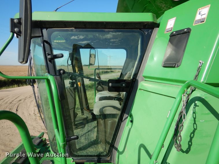image for item DG5845 2005 John Deere 9760 STS combine