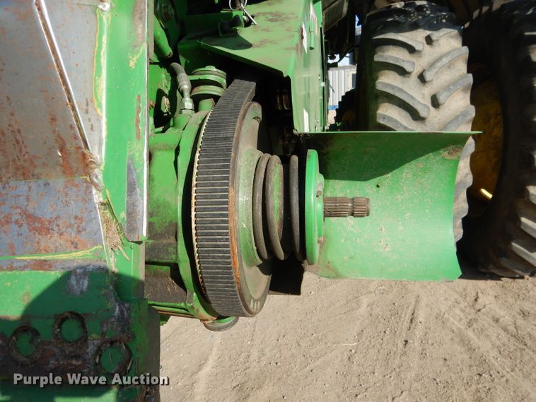 image for item DG5845 2005 John Deere 9760 STS combine