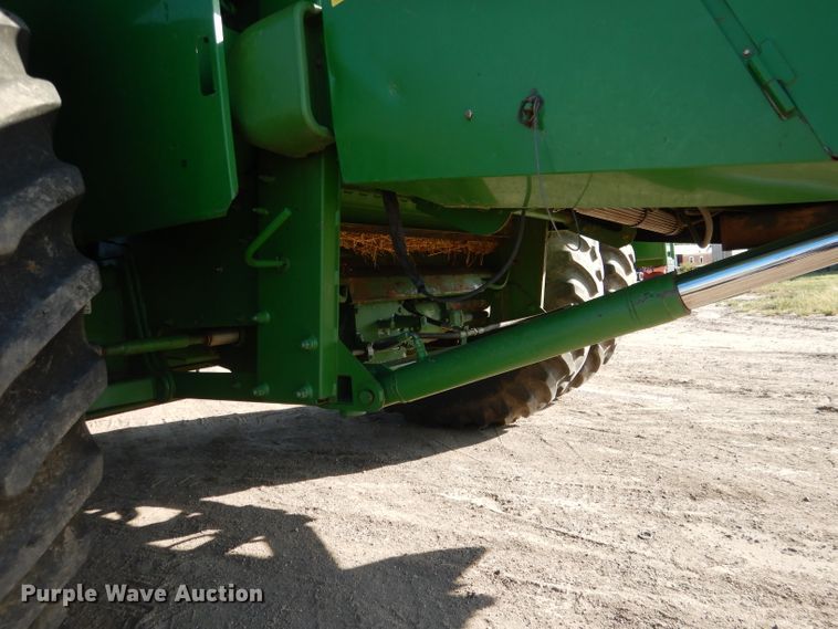 image for item DG5845 2005 John Deere 9760 STS combine