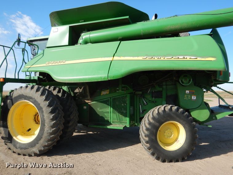 image for item DG5845 2005 John Deere 9760 STS combine