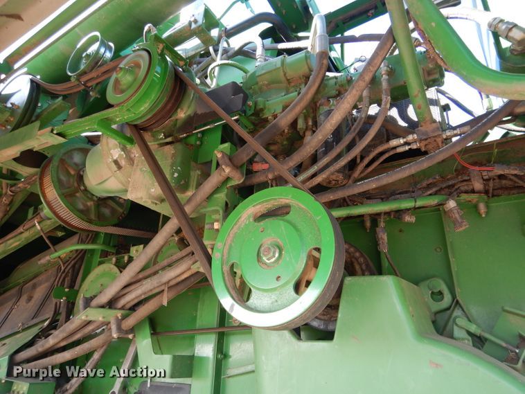 image for item DG5845 2005 John Deere 9760 STS combine