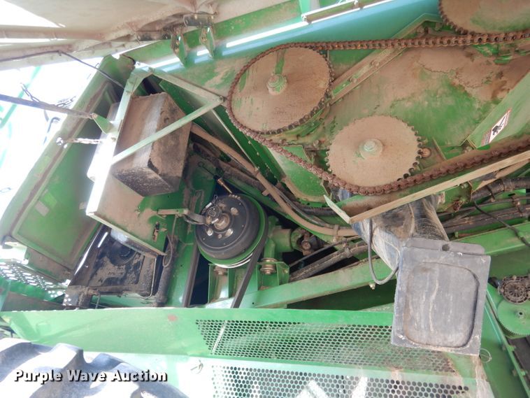 image for item DG5845 2005 John Deere 9760 STS combine