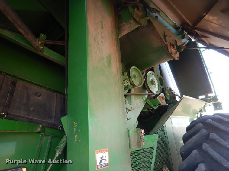 image for item DG5845 2005 John Deere 9760 STS combine