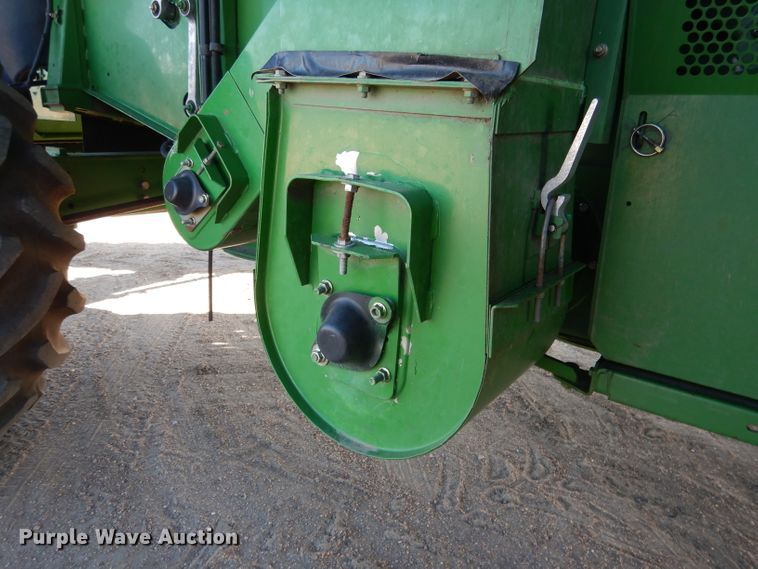 image for item DG5845 2005 John Deere 9760 STS combine