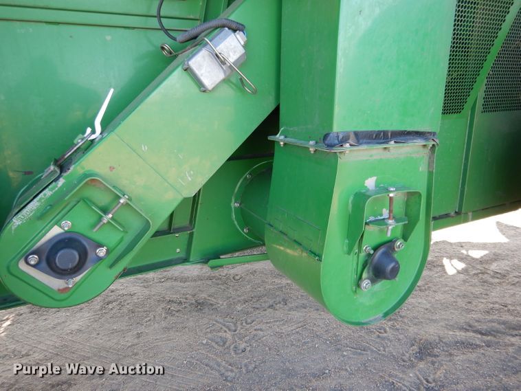 image for item DG5845 2005 John Deere 9760 STS combine