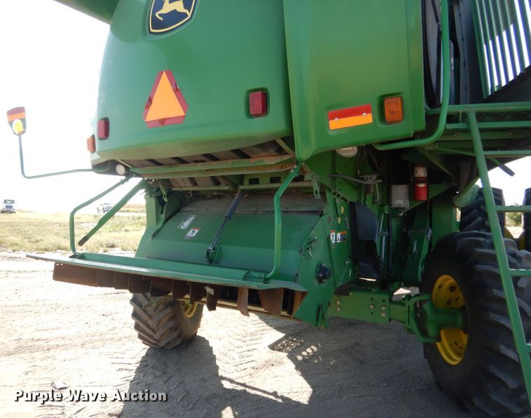 image for item DG5845 2005 John Deere 9760 STS combine