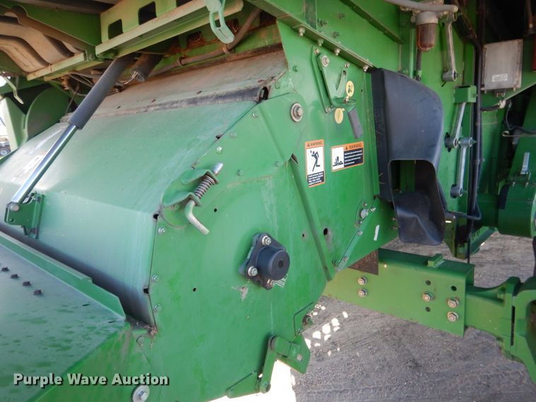 image for item DG5845 2005 John Deere 9760 STS combine