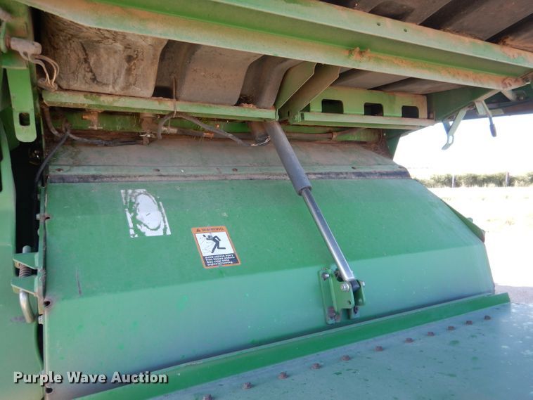 image for item DG5845 2005 John Deere 9760 STS combine