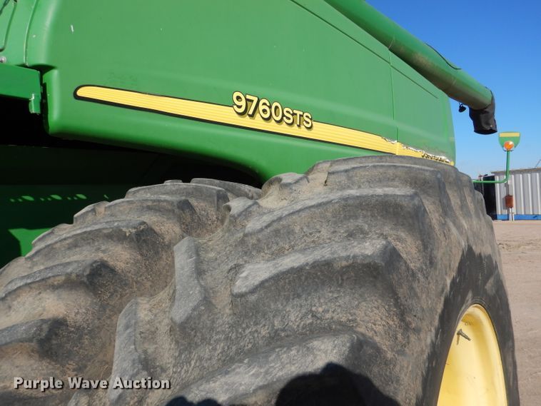 image for item DG5845 2005 John Deere 9760 STS combine