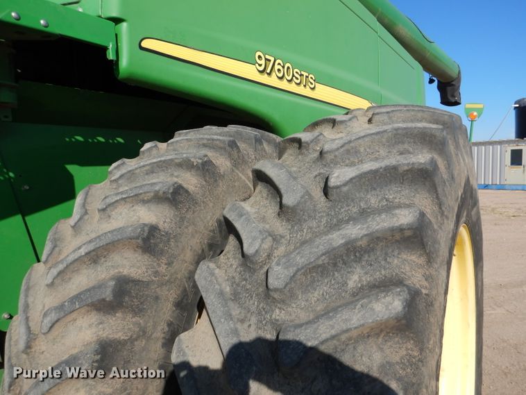 image for item DG5845 2005 John Deere 9760 STS combine