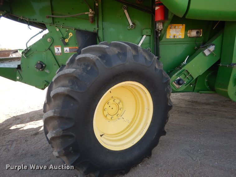 image for item DG5845 2005 John Deere 9760 STS combine