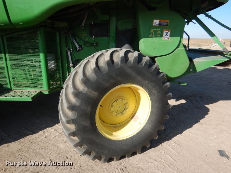 image for item DG5845 2005 John Deere 9760 STS combine