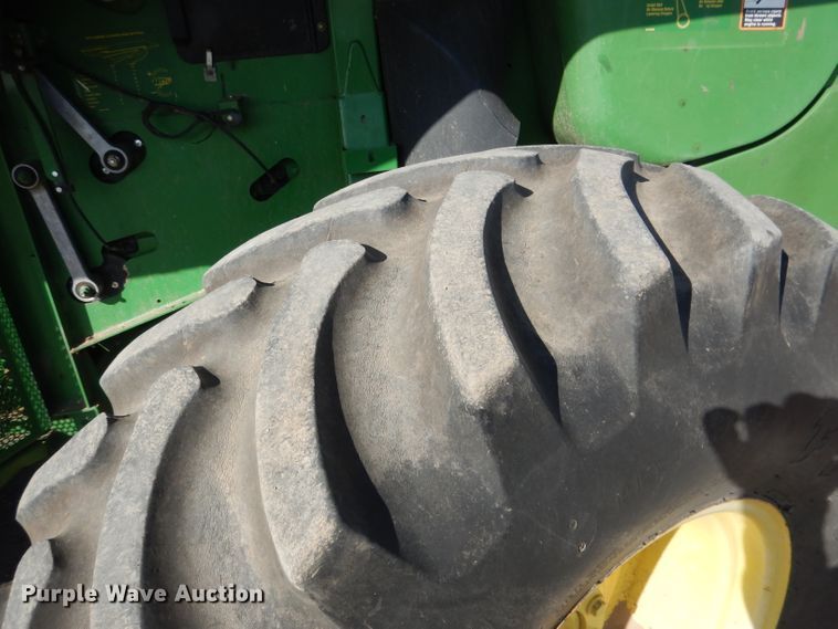 image for item DG5845 2005 John Deere 9760 STS combine