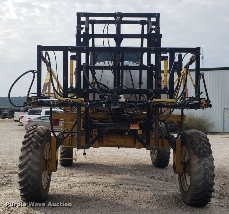 image for item DG7541 1993 Ag-Chem RoGator 664 sprayer