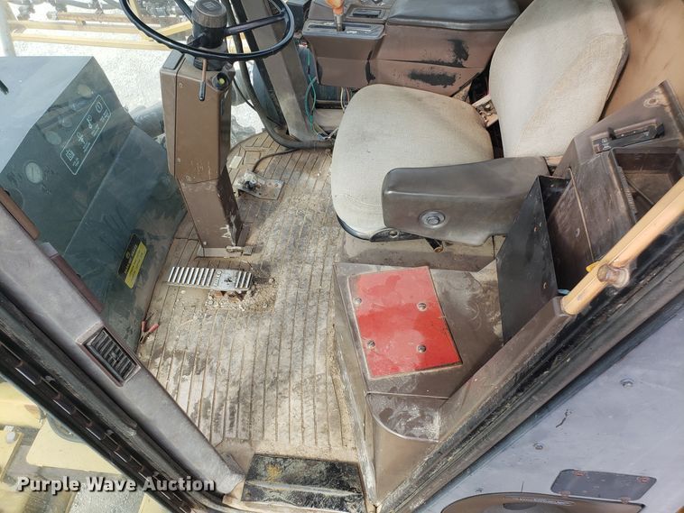 image for item DG7541 1993 Ag-Chem RoGator 664 sprayer